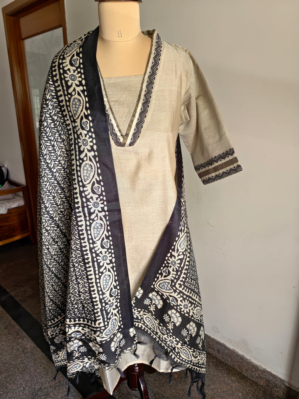 Elegant Ivory & Black Printed Kurti semi formal set