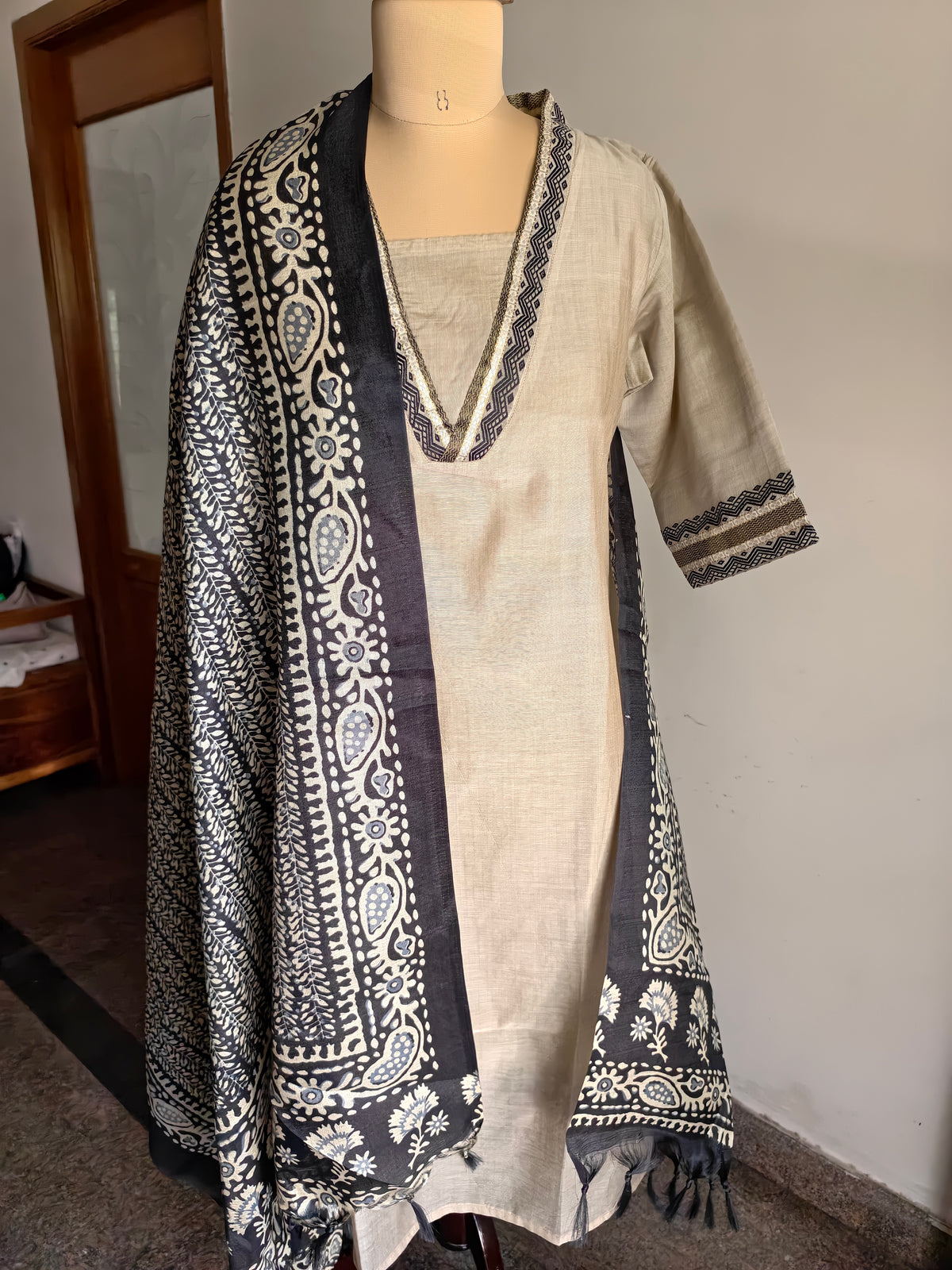 Elegant Ivory & Black Printed Kurti semi formal set