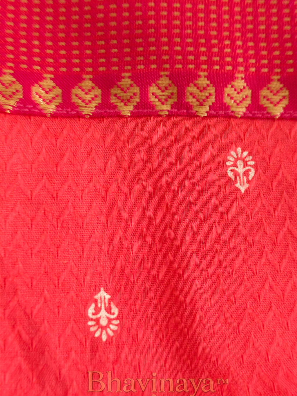 Pink buti kurthi with kasavu yoke